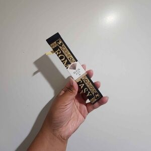 Romantasy Book Page Fan